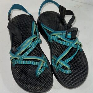 Chaco turquoise, blue, chartreuse /black bed ZX/2 walking sandals size 10